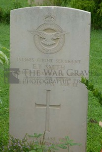 TRINCOMALEE WAR CEMETERY - SMITH, ERNEST THOMAS